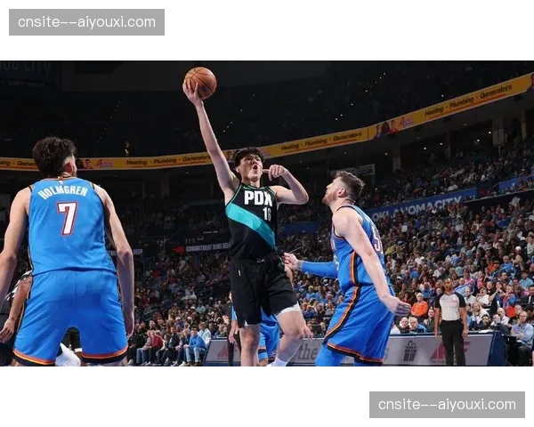 开拓者延续常规首发，阿夫迪亚卡马拉克林根霍勒迪亨德森出战